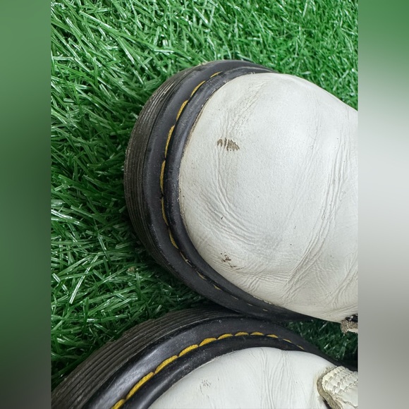 Dr. martens kids shoes Size 3‎ - Picture 5 of 9